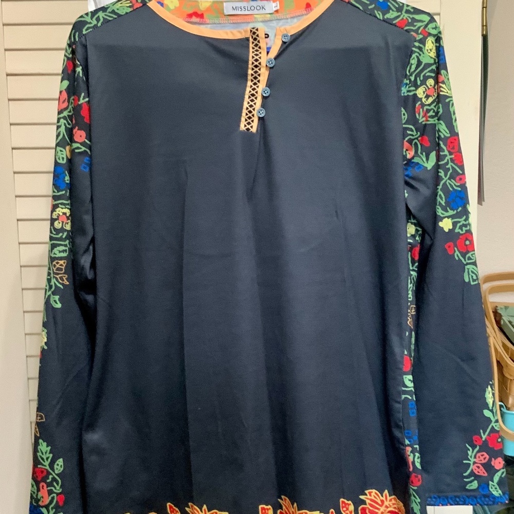 Ladies knit long sleeve top